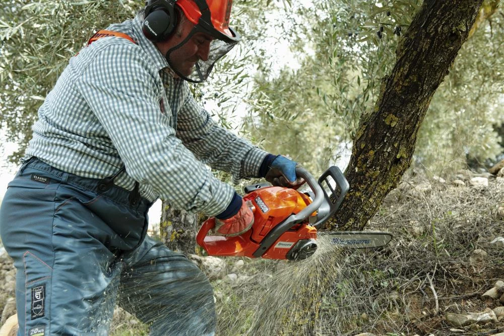 Best Pirce ✔️ Husqvarna Chainsaws & Pole Saws 440E 18-in 40.9-cc 2-Cycle Gas Chainsaw 🔔 11 Best Pirce ✔️ Husqvarna Chainsaws & Pole Saws 440E 18-in 40.9-cc 2-Cycle Gas Chainsaw 🔔 - Image 11